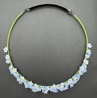 Novotná Veronika: Náhrdelník - Pomněnky